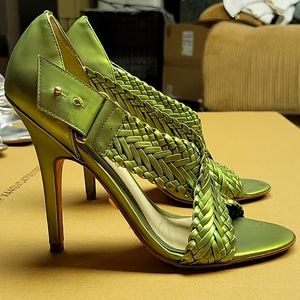 Metallic grn L.A.M.B 3" heels Sz 7.5